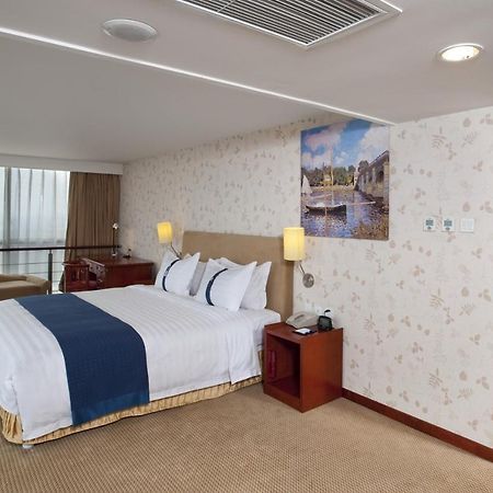 Holiday Inn Express Tianjin Dongli, An Ihg Hotel Екстериор снимка