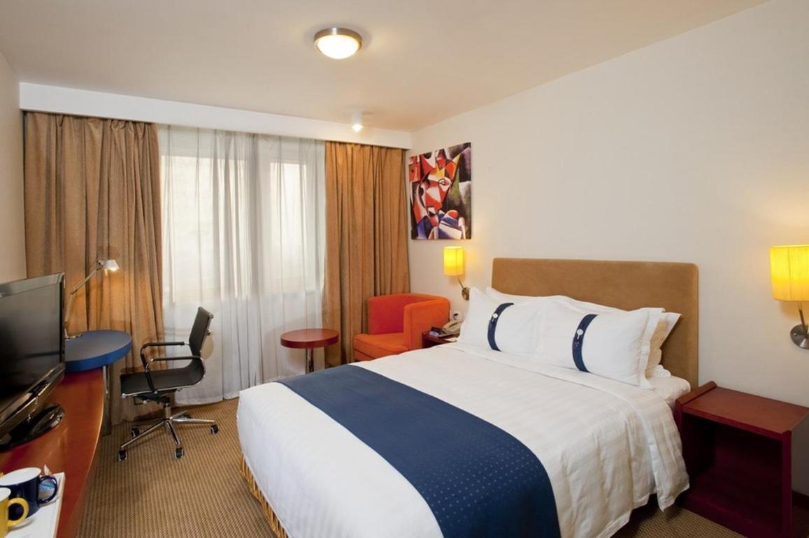 Holiday Inn Express Tianjin Dongli, An Ihg Hotel Екстериор снимка